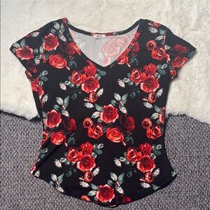 Ardene Red and Green Fitted Cap Sleeve Tee